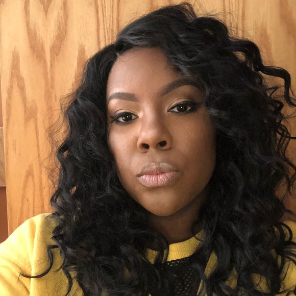 Meet your Posher, Meshawn - Picture 3 of 3